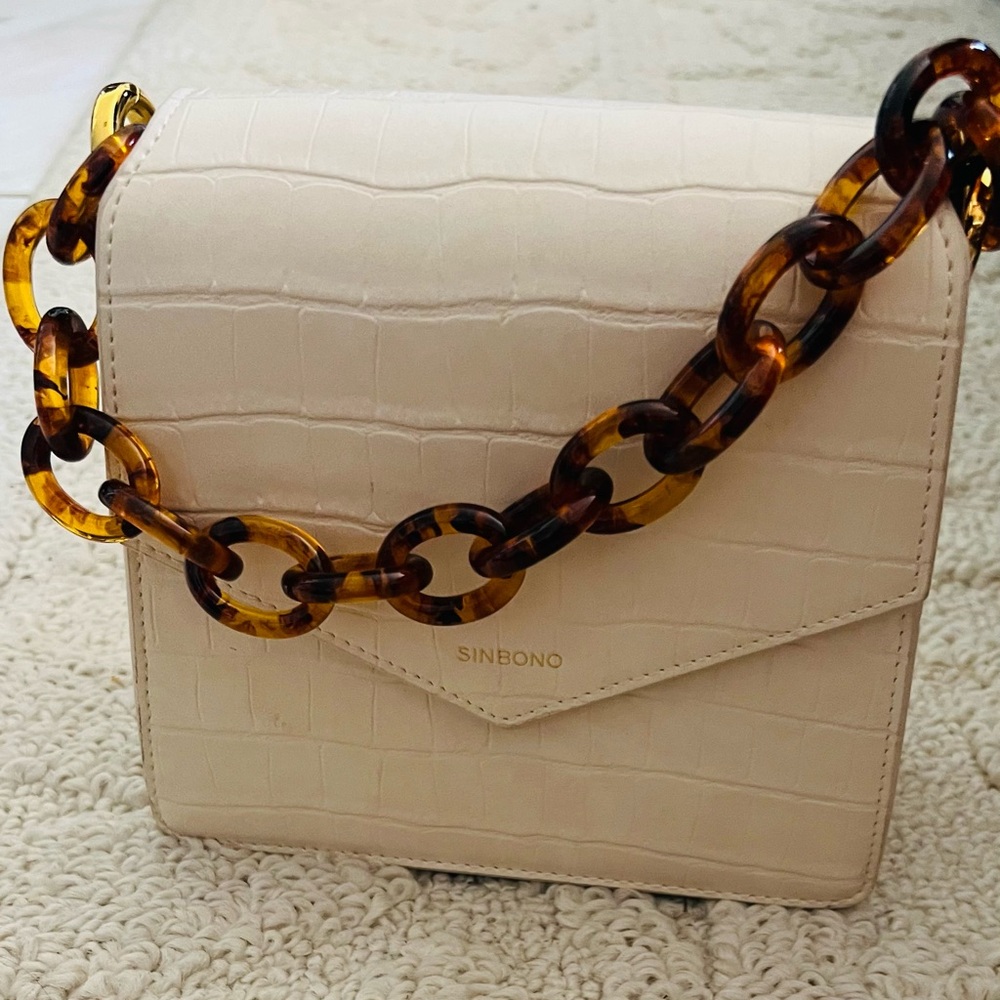 Mia Acrylic Chain Top Handle Bag